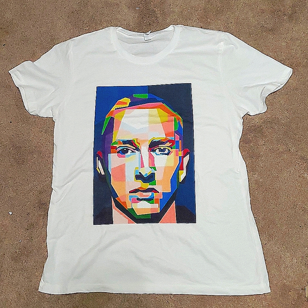 Eminem t-shirt xl (runs about one size small)